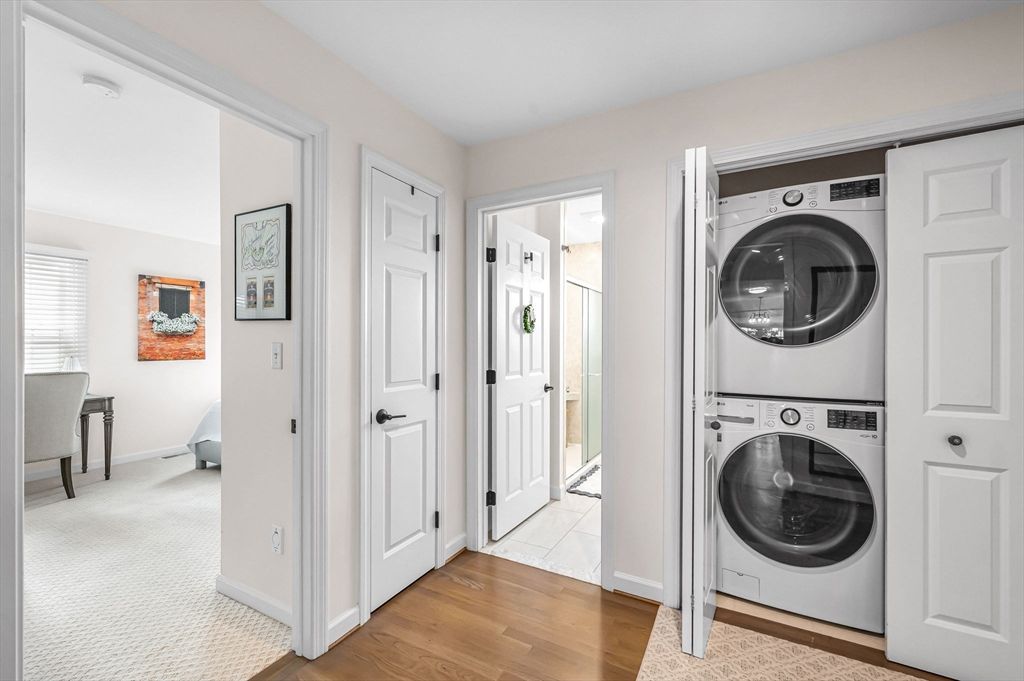 Interior, Utility Closets, Washer, Wood Texture Flooring