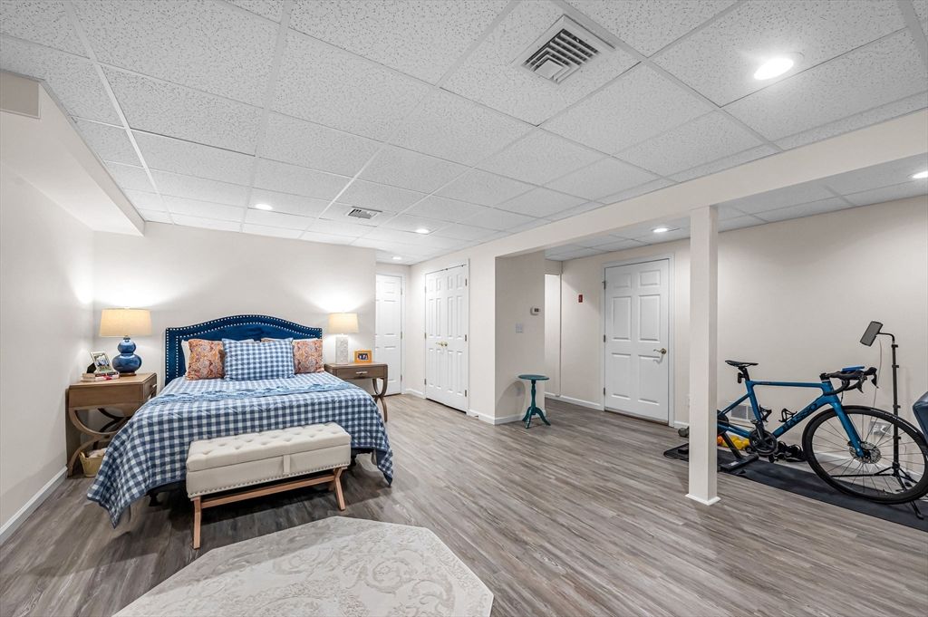 Bedroom, Fitness Equipment, Interior, Recessed Lighting, Wood Texture Flooring