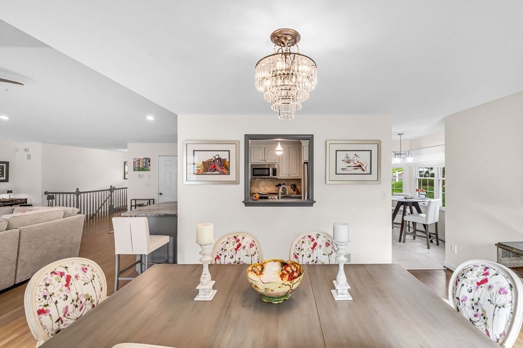 Chandelier, Dining room, Interior, Living room, Recessed Lighting, Wood Texture Flooring