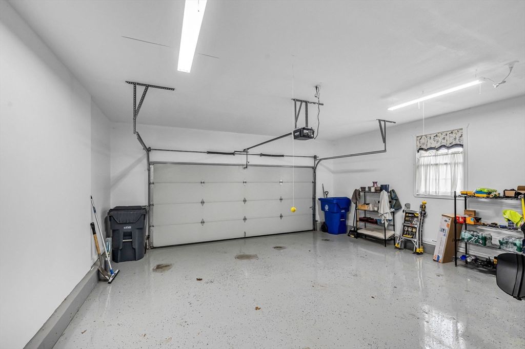 Garage, Interior