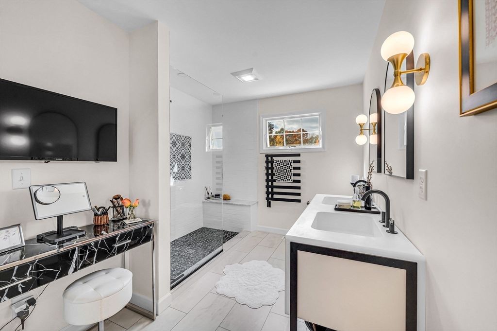 Bathroom, Home Office, Interior