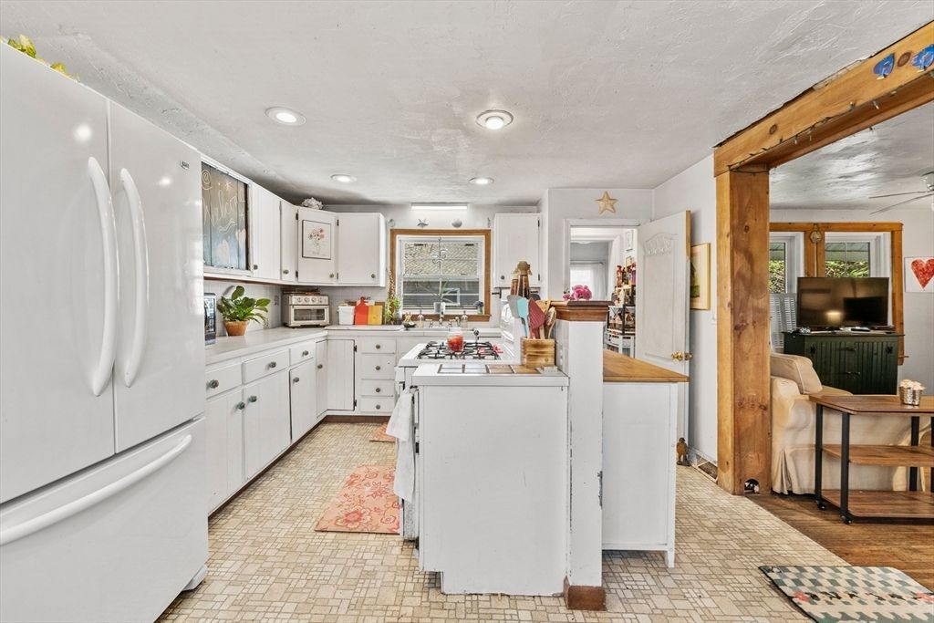 Interior, Kitchen, Recessed Lighting, Washer