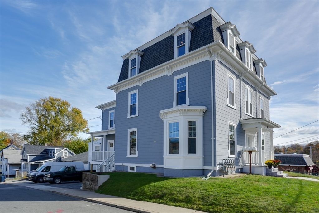 Exterior, Facade, Queen Anne Victorian