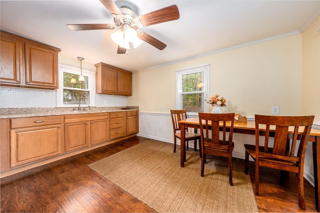 Dining room, Interior, Wood Texture Flooring