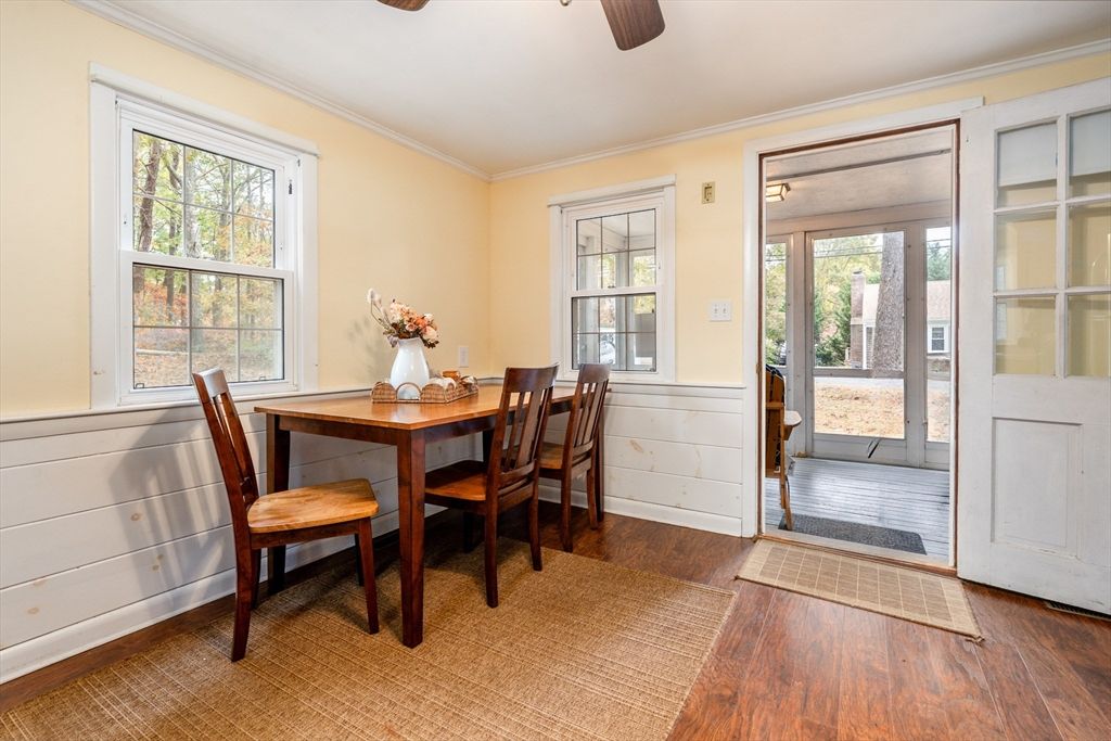 Dining room, Interior, Wood Texture Flooring
