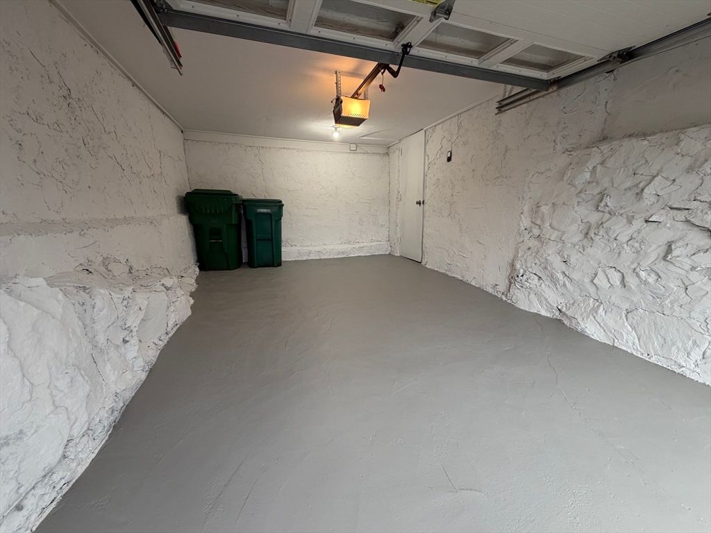 Garage, Interior, Marble Walls