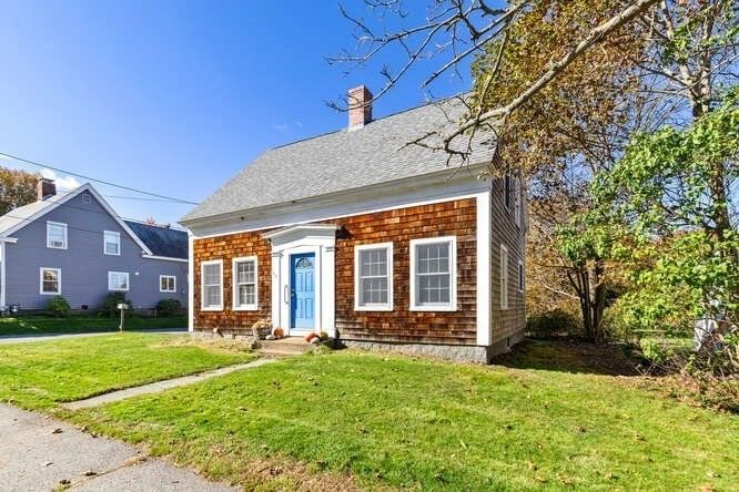 Exterior, Facade, Brick Facade, Cape Cod