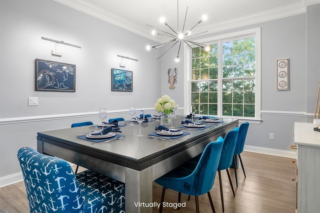 Dining room, Interior, Pendant Lights, Recessed Lighting, Wood Texture Flooring
