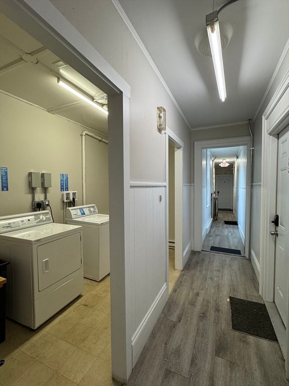 Interior, Washer, Wood Texture Flooring