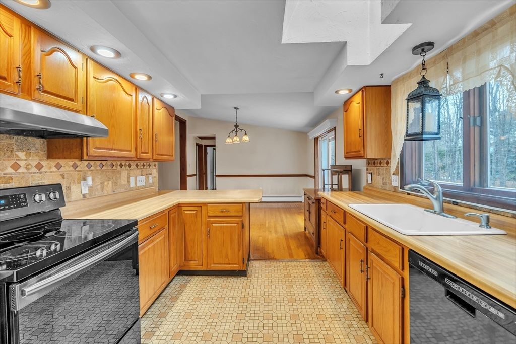 Interior, Kitchen, Pendant Lights, Recessed Lighting