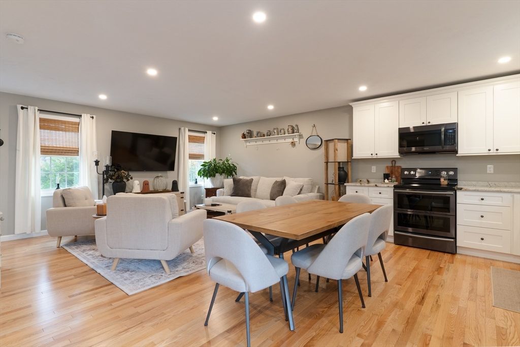 Dining room, Interior, Kitchen, Living room, Recessed Lighting, Wood Texture Flooring