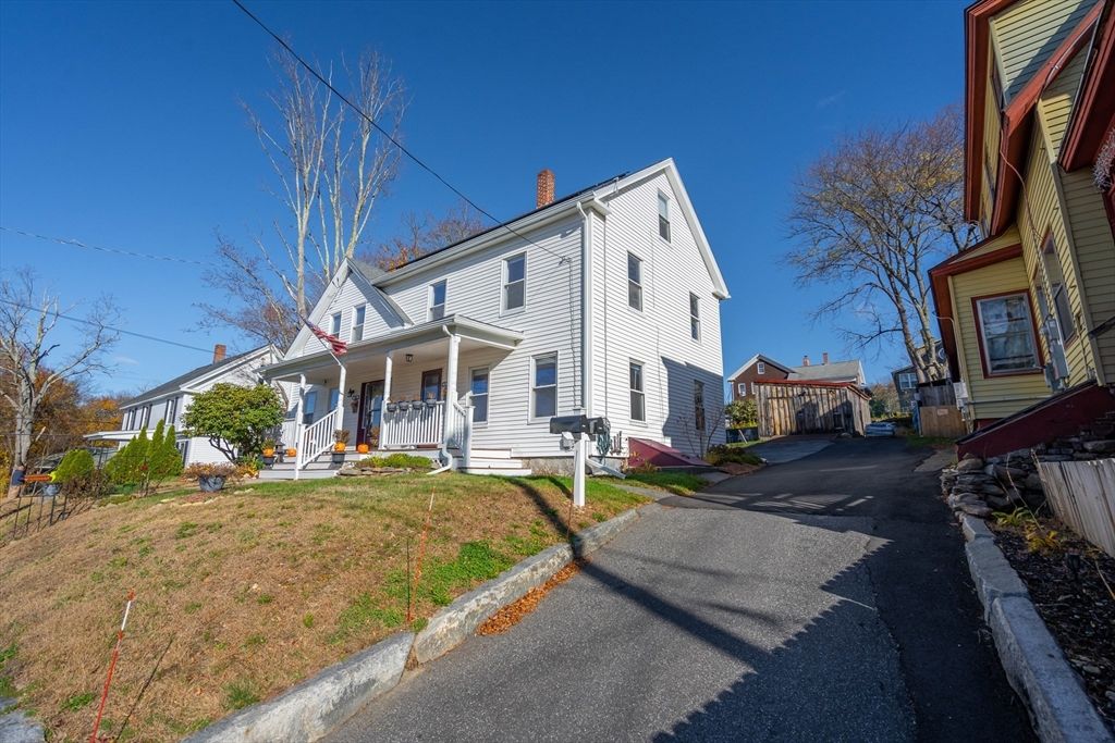 Backyard, Exterior, Facade, Queen Anne Victorian
