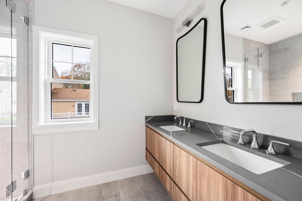 Bathroom, Dual Sink Vanities, Interior