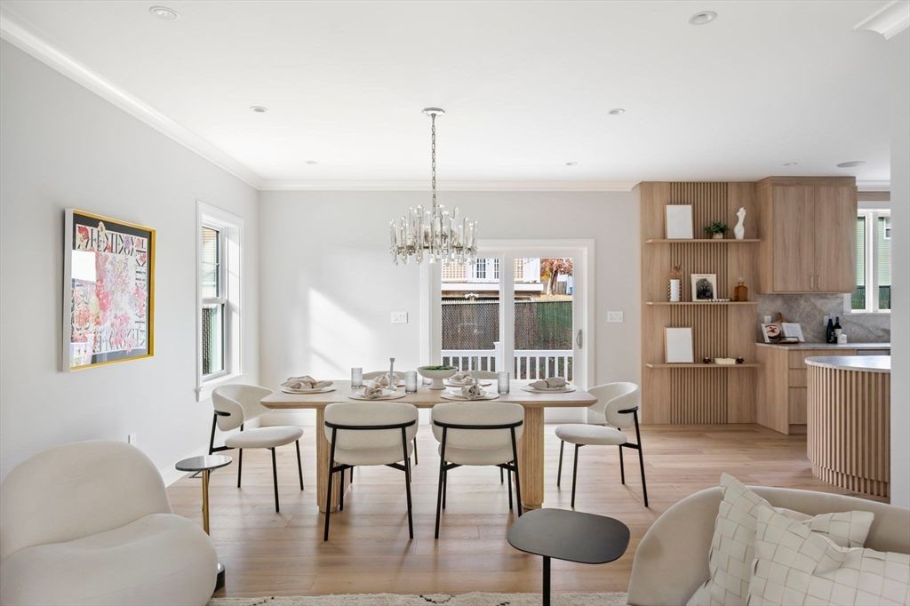 Chandelier, Dining room, Interior, Recessed Lighting, Wood Texture Flooring