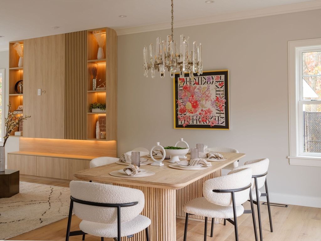 Chandelier, Dining room, Interior, Recessed Lighting, Wood Texture Flooring
