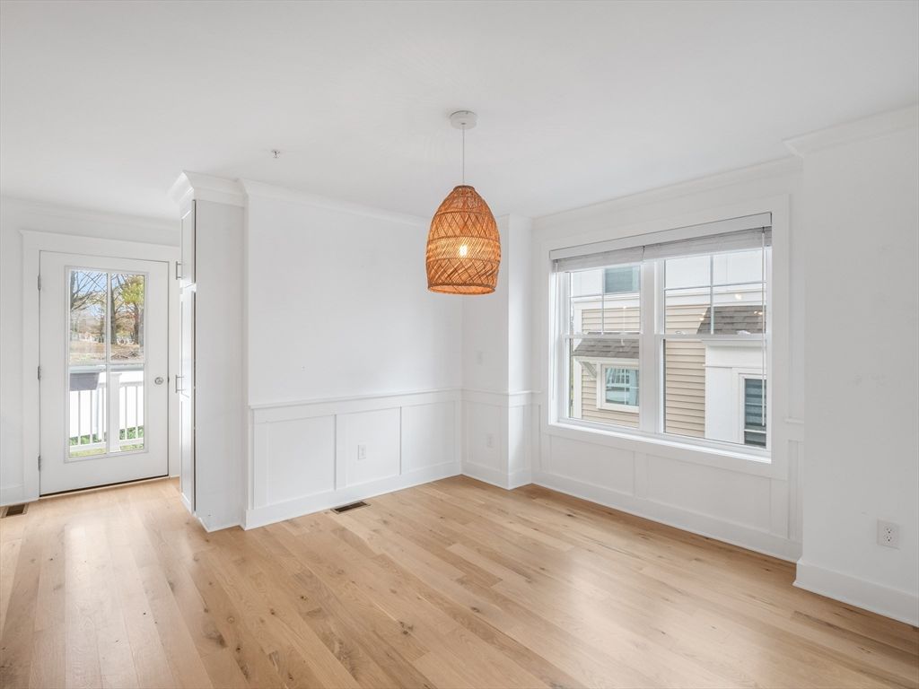 Empty room, Interior, Pendant Lights, Wooden Ceilings, Wood Texture Flooring