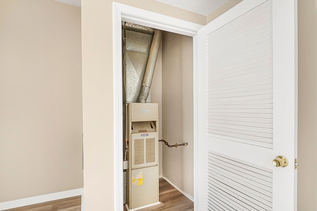 Interior, Utility Closets, Wood Texture Flooring