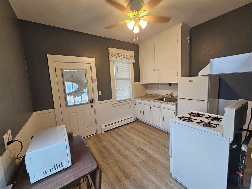 Interior, Kitchen, Wood Texture Flooring