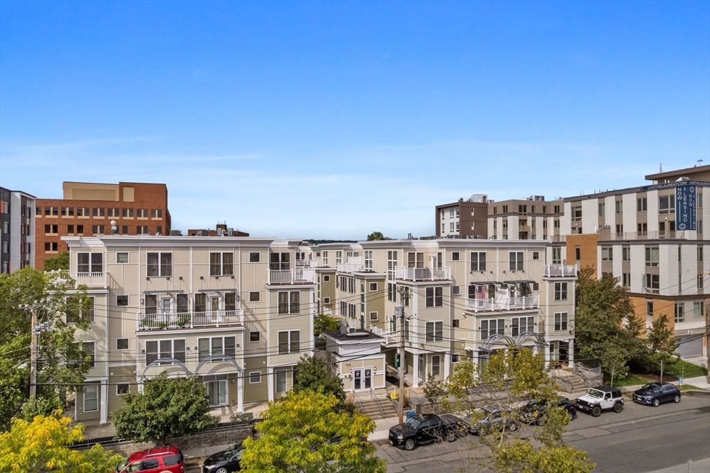 Exterior, Facade, Condo Building