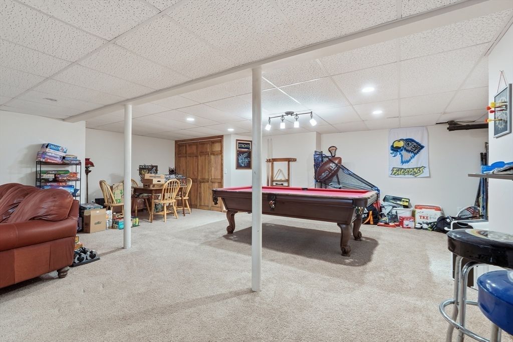 Billiard Table, Dining room, Game Room, Interior, Recessed Lighting