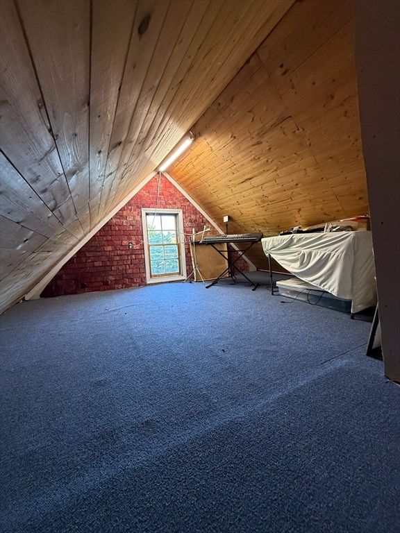 Empty room, Interior, Wooden Ceilings