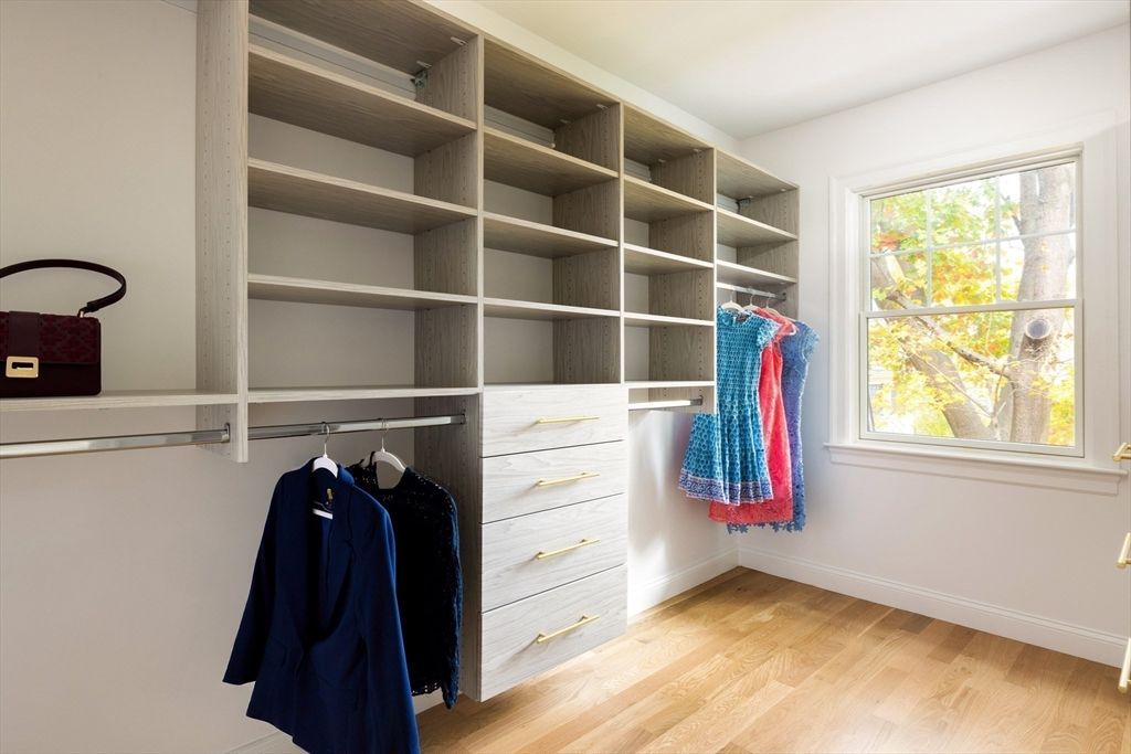 Interior, Walk-in Closets, Wood Texture Flooring