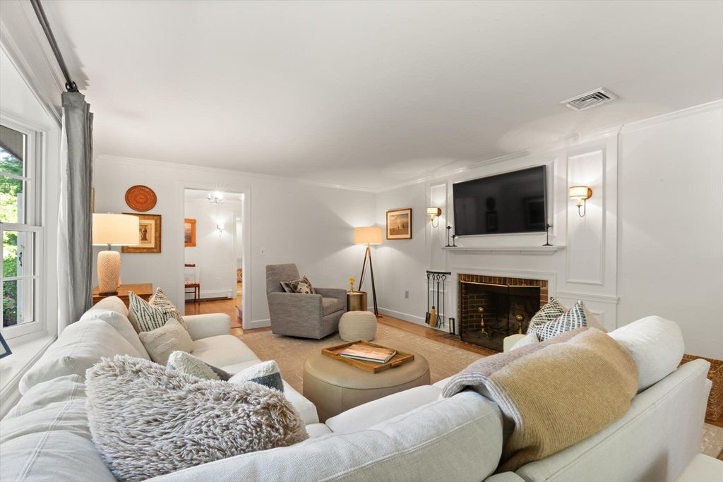 Fireplace, Interior, Living room