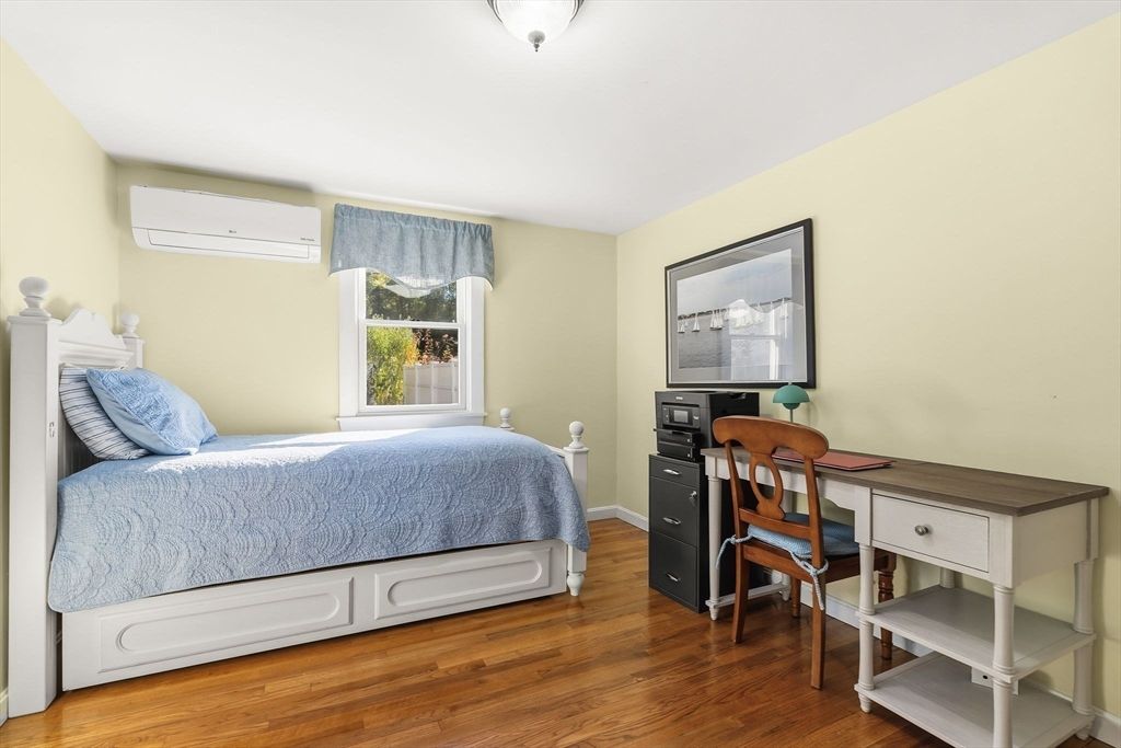 Bedroom, Home Office, Interior, Wood Texture Flooring