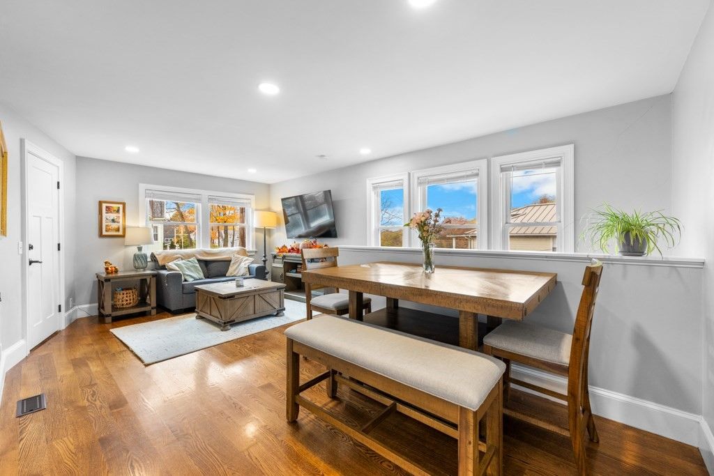 Dining room, Interior, Living room, Recessed Lighting, Wood Texture Flooring