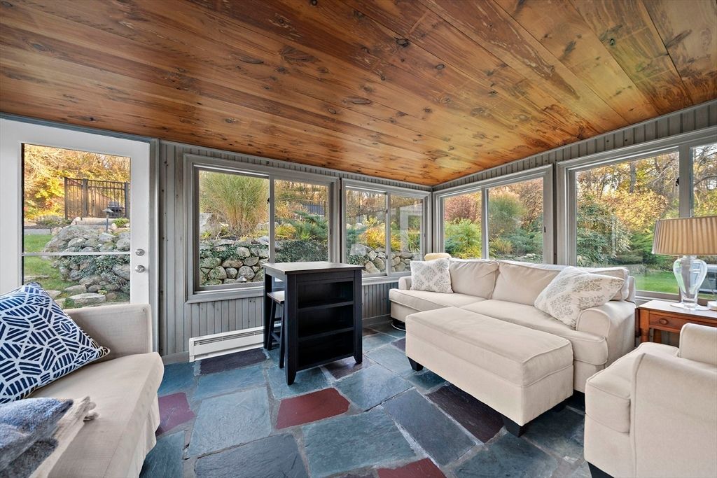 Interior, Living room, Sun Room, Wooden Ceilings