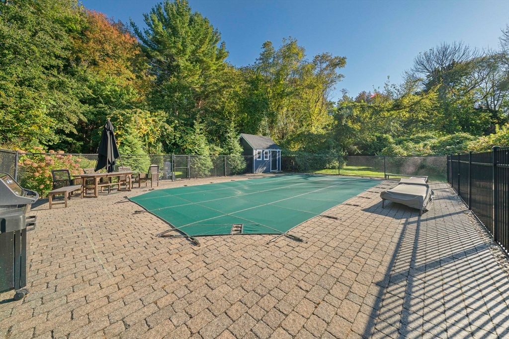 Exterior, Tennis Courts