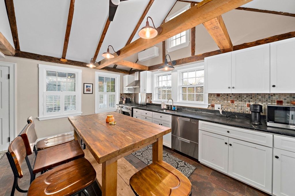Dining room, Interior, Kitchen, Stainless Steel Appliances, Wooden Beams