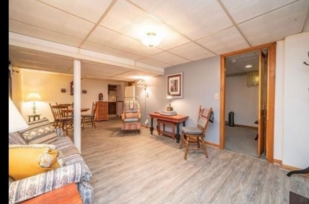 Bedroom, Dining room, Interior, Recessed Lighting, Wood Texture Flooring