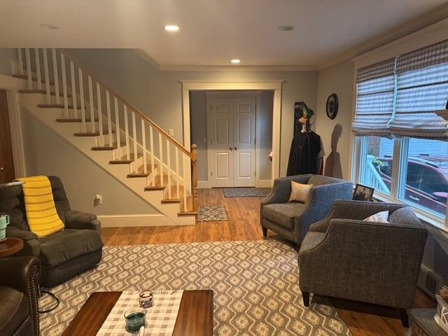 Interior, Living room, Recessed Lighting, Wood Texture Flooring