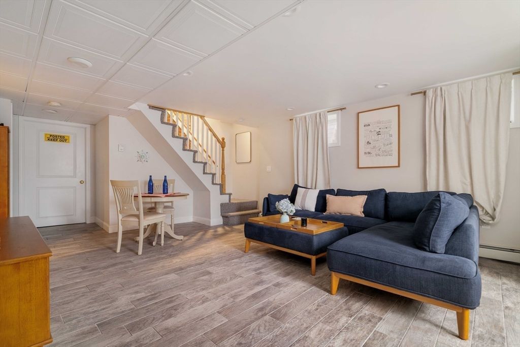 Dining room, Interior, Living room, Recessed Lighting, Wood Texture Flooring