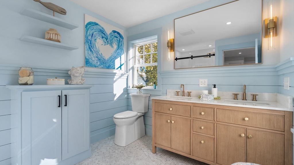 Bathroom, Dual Sink Vanities, Interior, Recessed Lighting