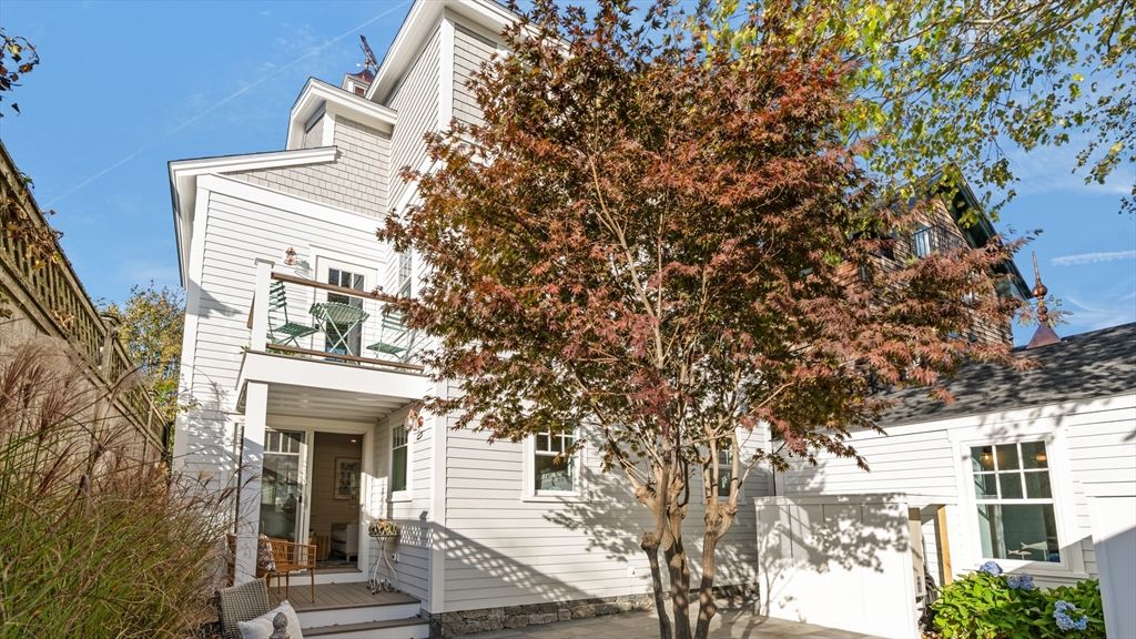 Exterior, Facade, Queen Anne Victorian