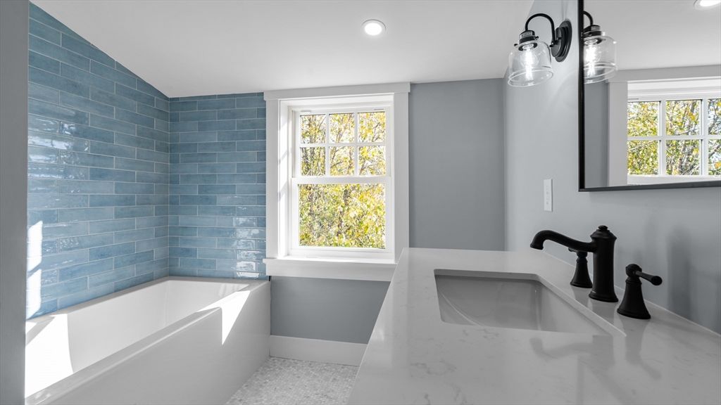 Bathroom, Interior, Recessed Lighting