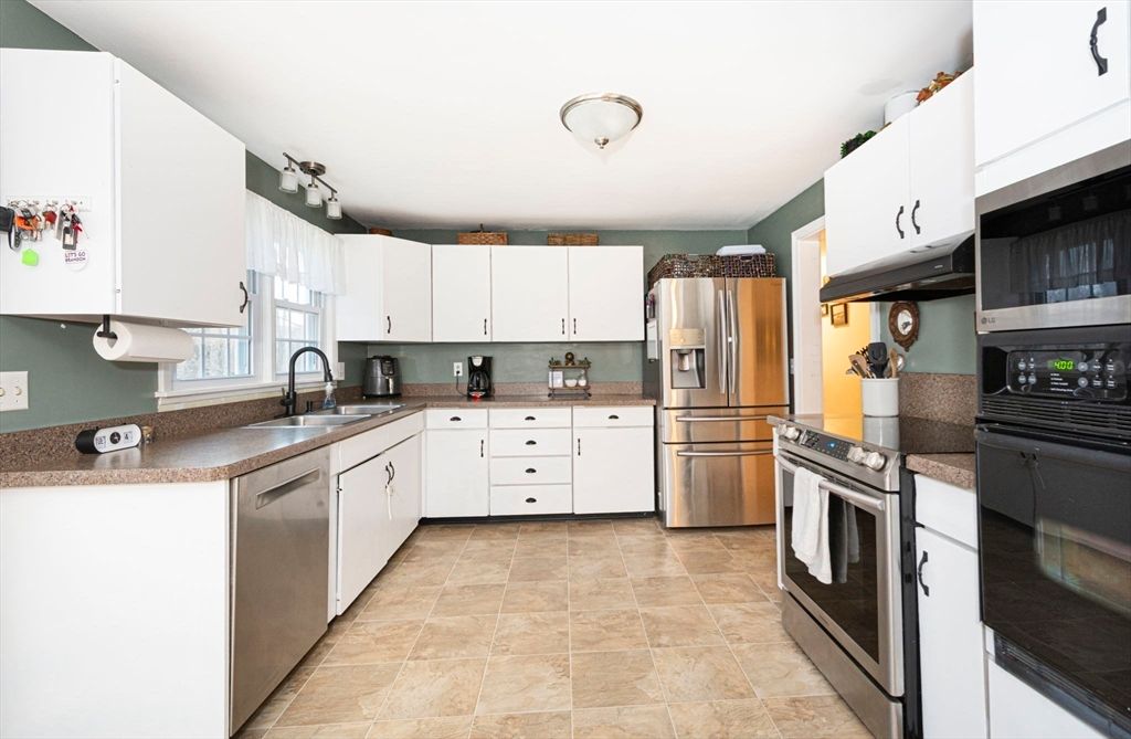 Interior, Kitchen, Stainless Steel Appliances