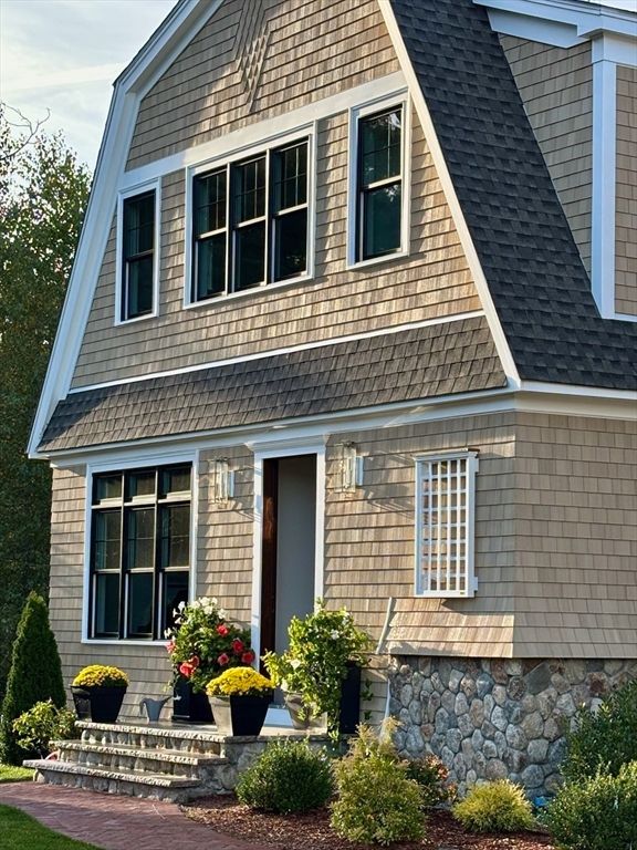 Exterior, Facade, Queen Anne Victorian