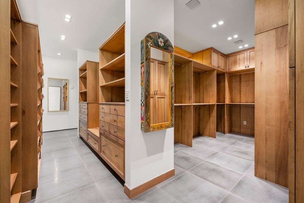 Interior, Recessed Lighting, Walk-in Closets