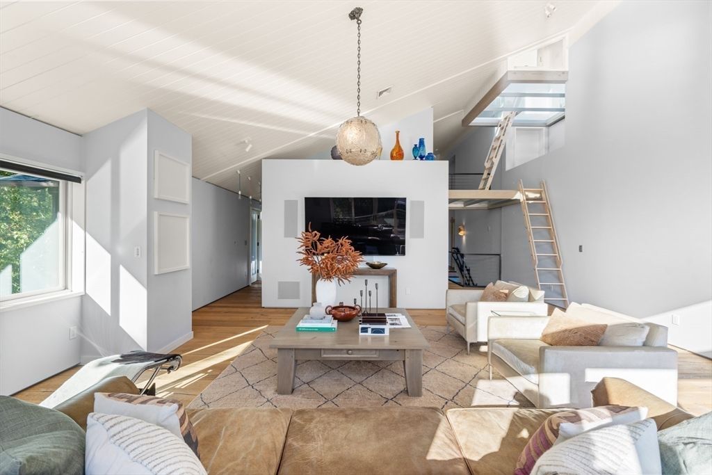 Interior, Living room, Pendant Lights, Wood Texture Flooring