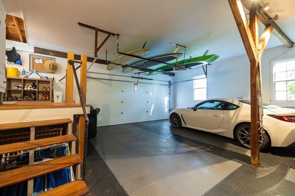 Garage, Interior