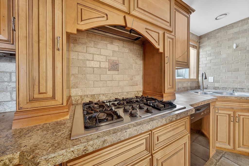 Interior, Kitchen, Recessed Lighting, Stone Walls