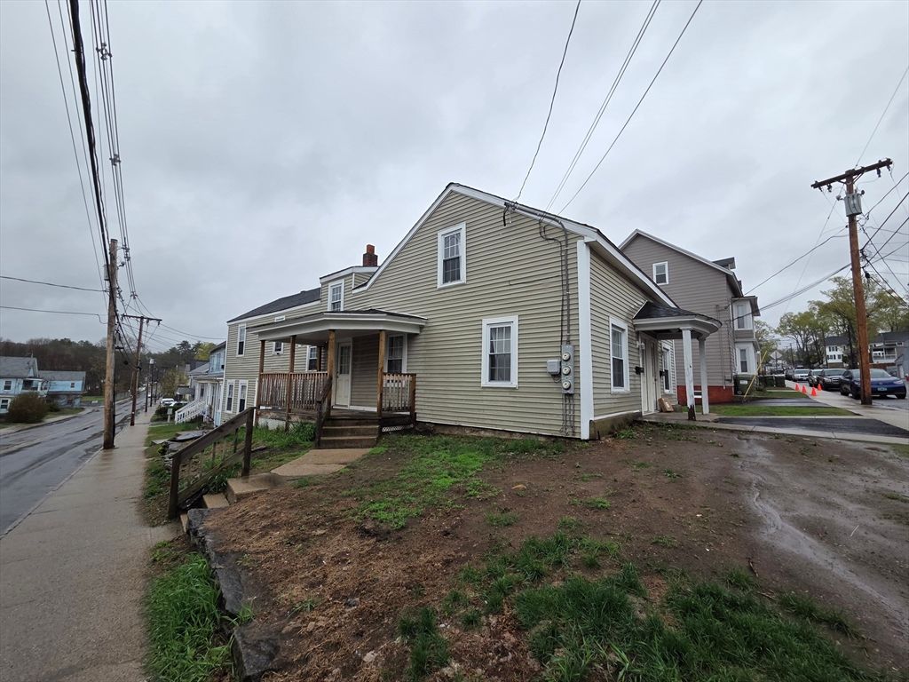 Backyard, Exterior, Facade, Queen Anne Victorian