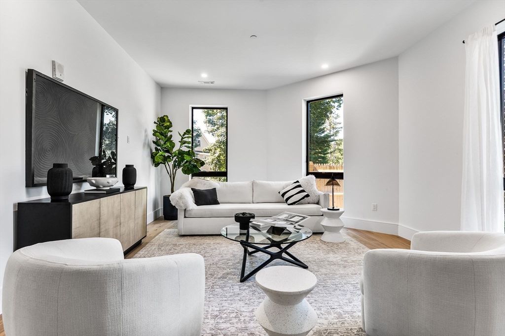 Interior, Living room, Recessed Lighting, Wood Texture Flooring