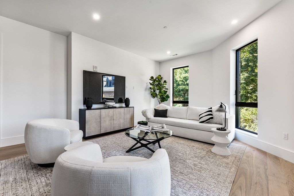 Interior, Living room, Recessed Lighting, Wood Texture Flooring