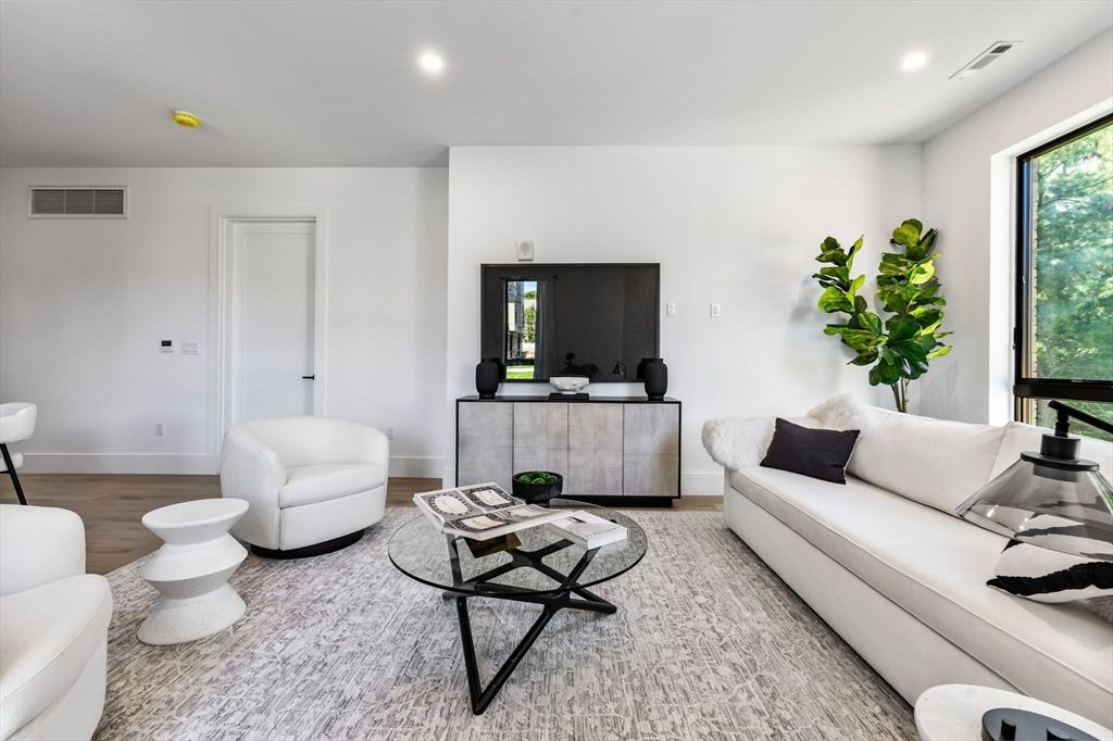 Interior, Living room, Recessed Lighting, Wood Texture Flooring