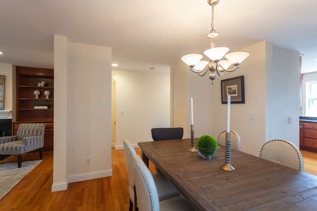 Chandelier, Dining room, Interior, Recessed Lighting, Wood Texture Flooring