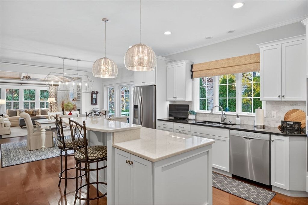 Interior, Kitchen, Living room, Pendant Lights, Recessed Lighting, Stainless Steel Appliances, Wood Texture Flooring